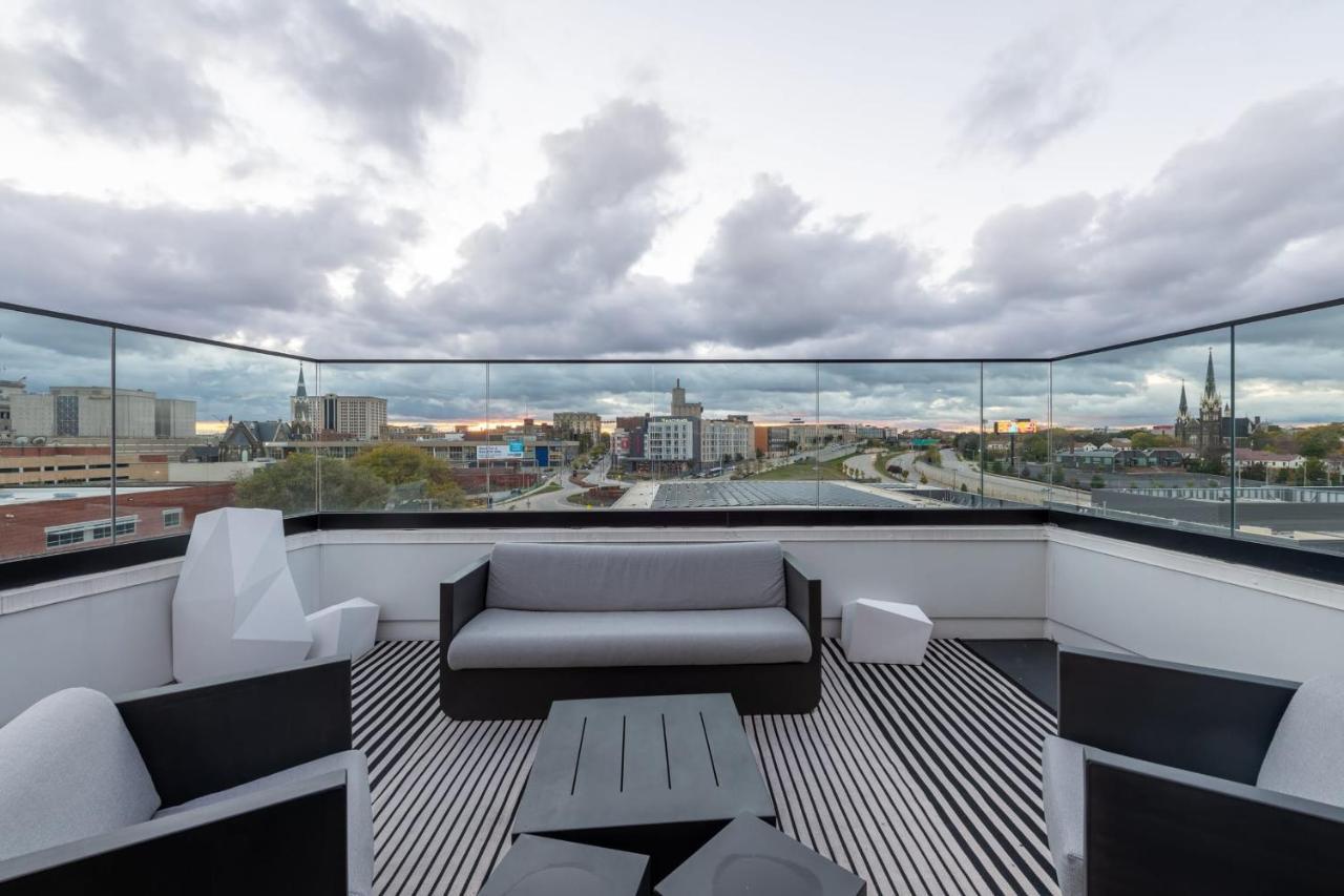 Modern 1Br Apt With Skywalk To Fiserv, Rooftop, And Parking Milwaukee Eksteriør billede